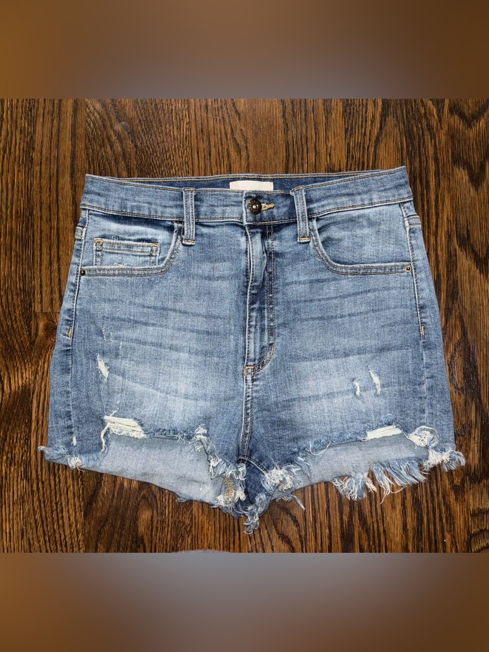 Altar'd State High Rise Denim Mini Shorty
Shorts Size M 2” Inseam